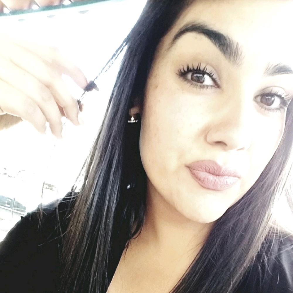 Meet your Posher, Yolanda